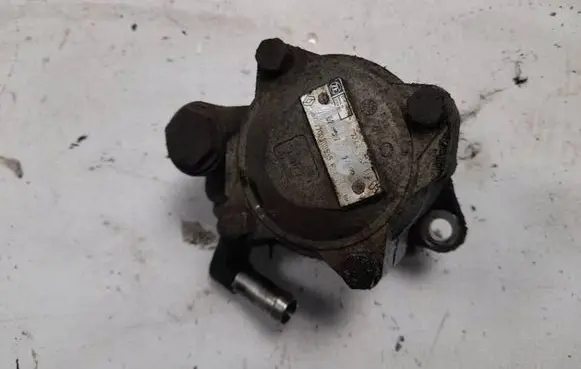 Renault Master II Power steering pump 7700300535E