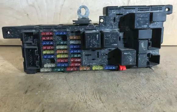 Volvo S60 Fuse module 8637841 518322326 PETROL