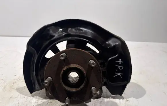 Toyota Prius+ (ZVW40) Front wheel hub