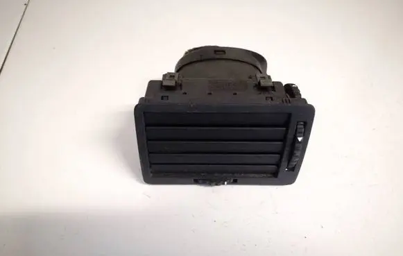 Skoda Octavia Mk1 (1U) Dash center air vent grill