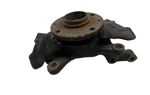 Suzuki Swift I Front wheel hub