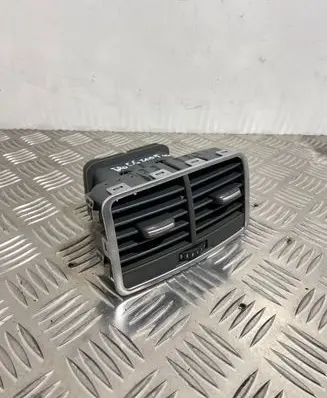 Audi A6 S6 C6 4F Rear air vent grill 4F0819203B