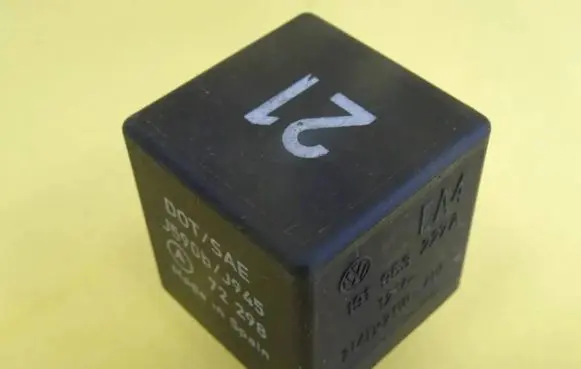 Volkswagen Golf III Other relay 191953227A 72298