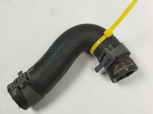 Porsche Cayenne (92A) Engine coolant pipe/hose 7L0819329A