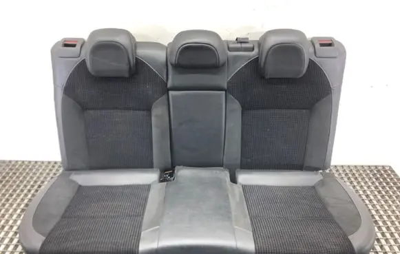 Citroen C4 II Second row seats 