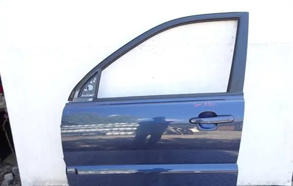 KIA Sportage Front door sadf
