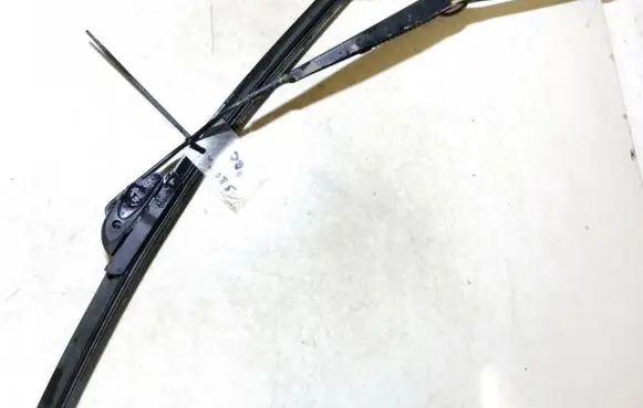 Alfa Romeo 156 Front wiper blade arm