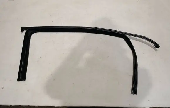 Mercedes-Benz B W247 Rubber seal front door window/glass A2477254200R