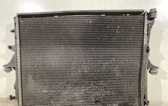 Volkswagen Touareg I Coolant radiator 7L6121253C