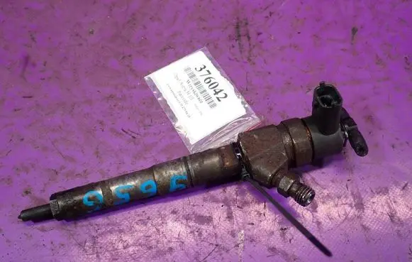 Opel Astra H Fuel injector