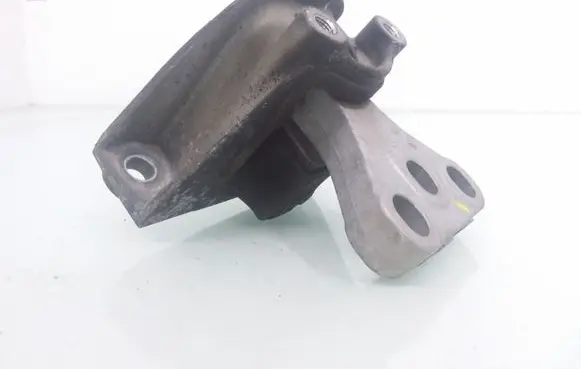 Toyota Corolla E140 E150 Engine mount bracket
