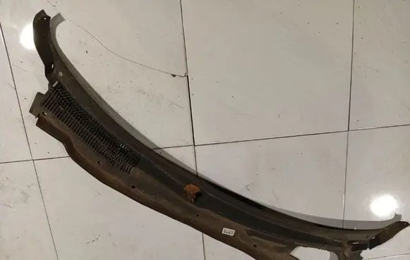 Chrysler 300 - 300C Wiper trim 