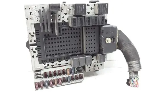 Volvo S80 Fuse module 8676286 8645729