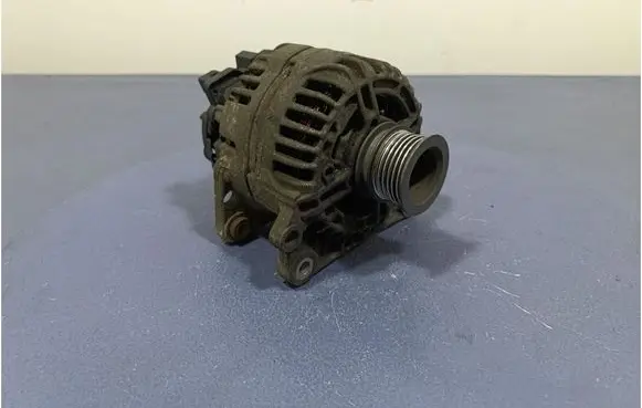 Volkswagen Golf Plus Generator/alternator 036903024J