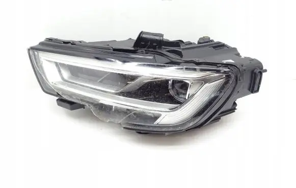 Audi A3 S3 8V Headlight/headlamp 8V0941033D