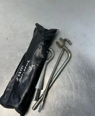 Mitsubishi Outlander Tool set 9200A006