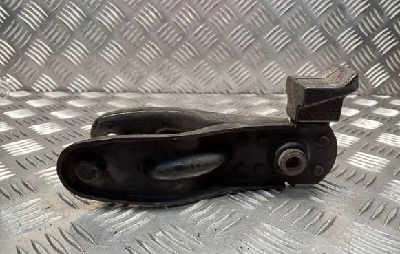 Peugeot 407 Engine mount bracket A000500