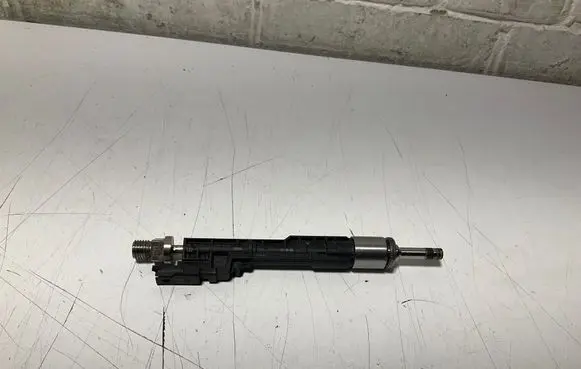 BMW 6 F06 Gran coupe Fuel injector 7645956 10213541