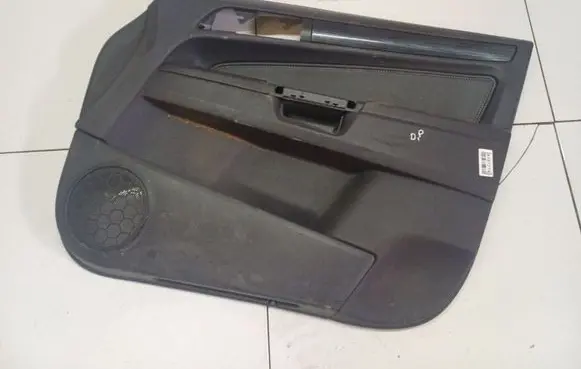 Opel Zafira B Front door card panel trim 13189257