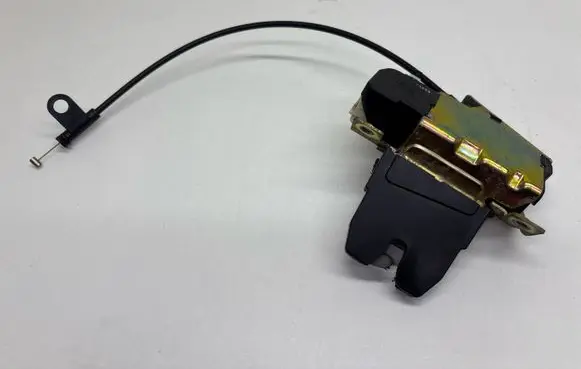 Volvo S60 Tailgate/trunk/boot lock/catch/latch 8679694