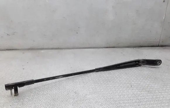 Front wiper blade arm