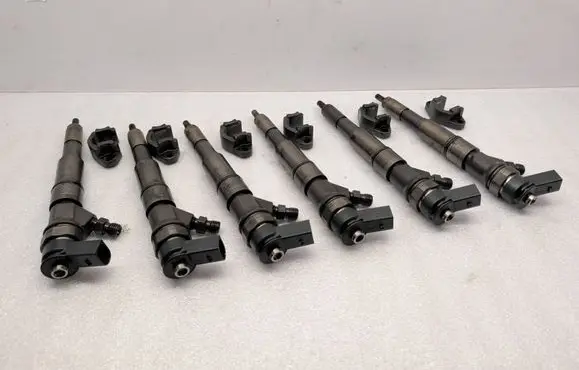 BMW 5 E60 E61 Fuel injectors set 7794435 0445110209