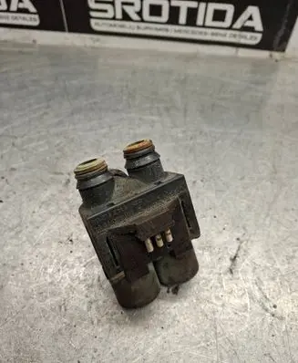 Mercedes-Benz E W210 Coolant heater control valve 0018307884
