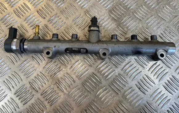 KIA Sorento Fuel main line pipe 314004A440 0445214103 0281002507