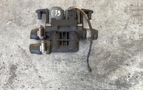 BMW 5 E39 Coolant heater control valve 001026A 966402HC 1147412137