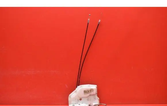 Suzuki Swift I Front door lock 8220262J30