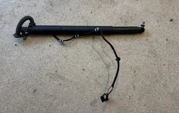 BMW X6 E71 Tailgate/trunk strut/damper 7286117
