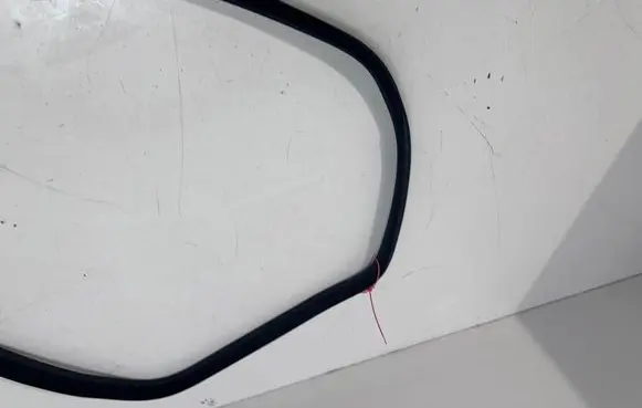 BMW 4 F36 Gran coupe Rear door rubber seal (on body) 7401893