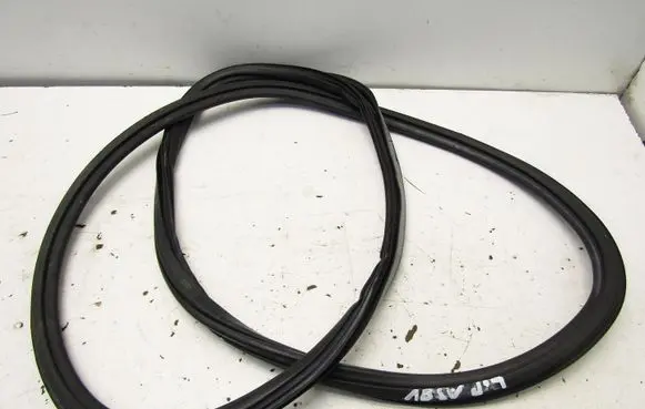Audi A3 S3 8V Front door rubber seal 1418