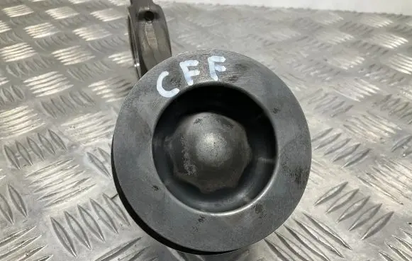 Piston with connecting rod
