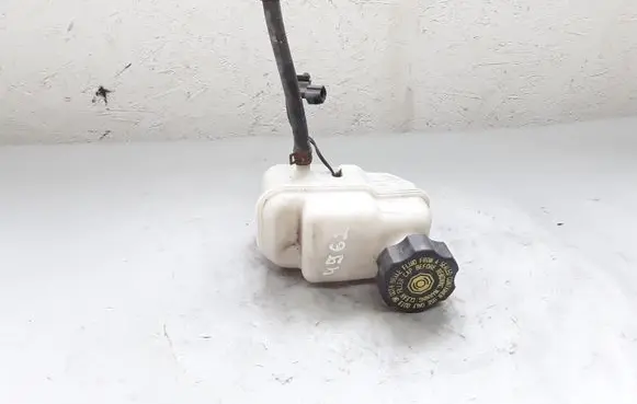 KIA Sorento Brake fluid reservoir NOCODE