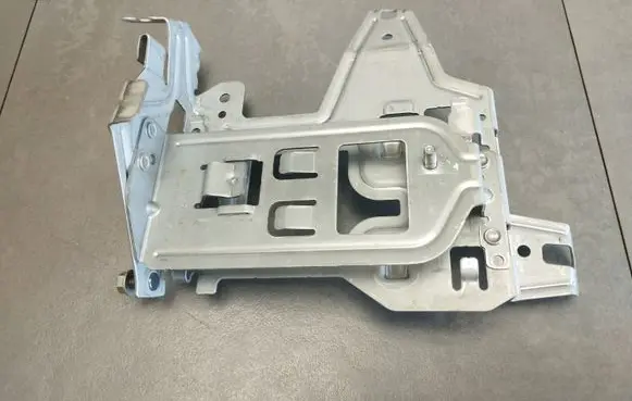 Mercedes-Benz E W213 Navigation GPS unit bracket/holder A2135400240