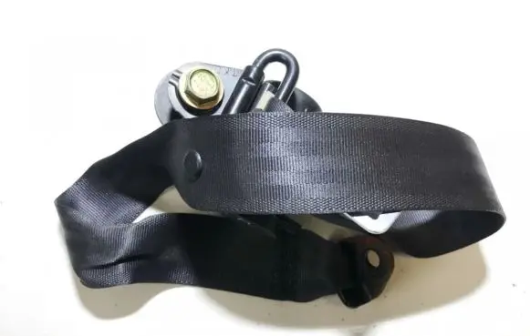 Mazda 323 F Rear seatbelt