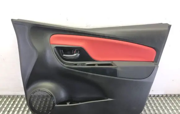 Toyota Yaris Front door card panel trim