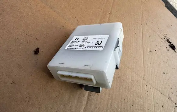 Suzuki SX4 Power steering control unit/module 3717175K10 07RI012023 97RI012023