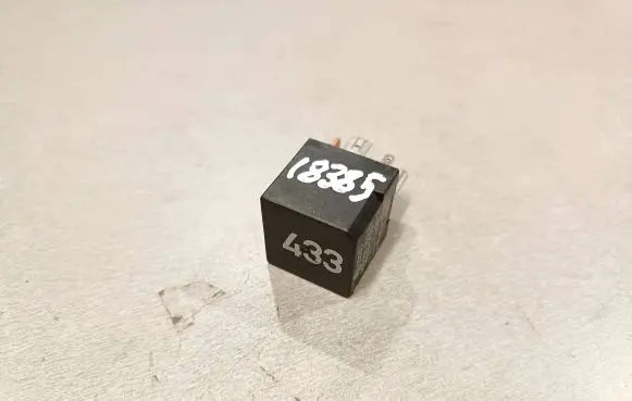 Volkswagen Golf V Other relay 3D0951253A 14150000