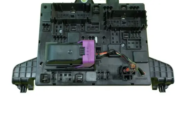 Opel Astra J Fuse box set 13449199 BEZPIECZNIKOW