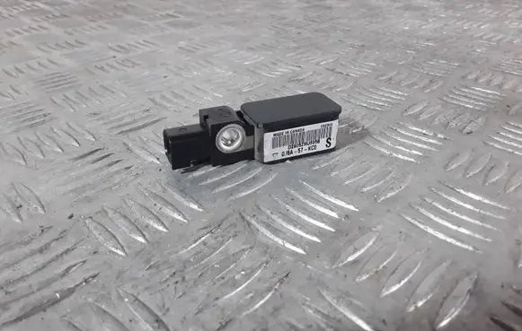 Mazda 6 Airbag deployment crash/impact sensor GJ6A57KCO 032304