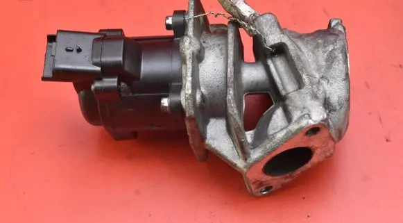 Peugeot 407 EGR valve EV033