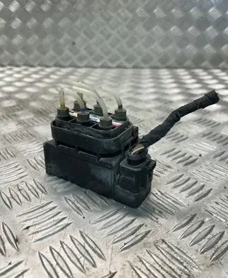 Mercedes-Benz ML W164 Air suspension valve block A2513200058