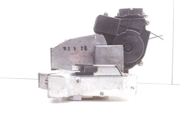 Subaru Legacy Front door lock 03825