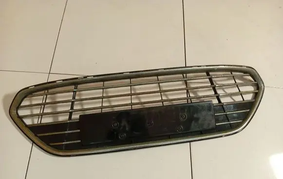 Ford Mondeo MK IV Front bumper lower grill
