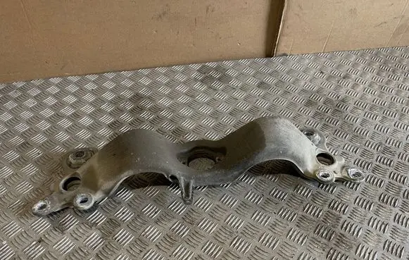 Audi A4 S4 B7 8E 8H Gearbox mounting bracket 8E0399283AL