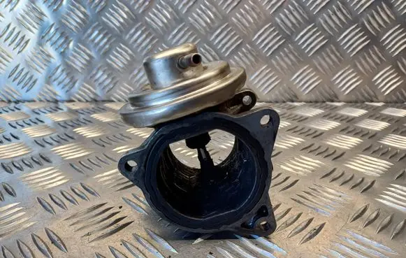 Audi A3 S3 A3 Sportback 8P EGR valve 038129637D 038131501AN