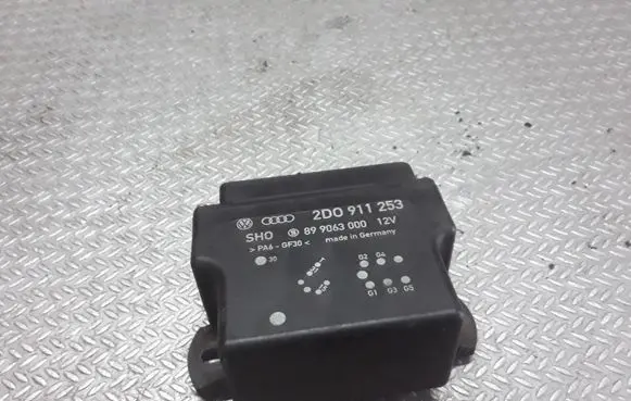 Volkswagen II LT Glow plug pre-heat relay 2D0911253 89906300