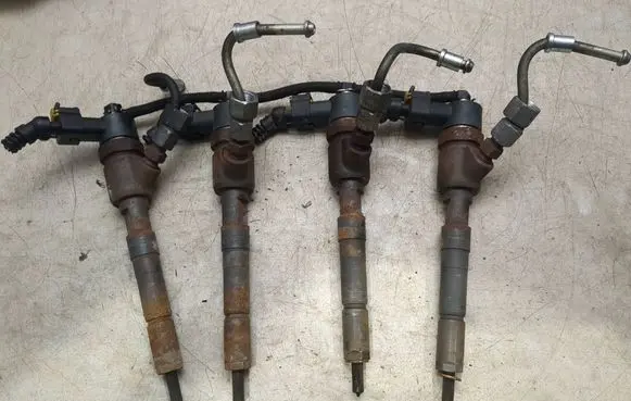 Fiat 500 Fuel injectors set 0445110183